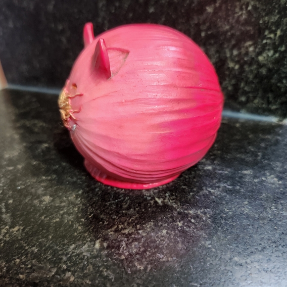 Enesco 2005 Home Grown Red Onion Cat Figurine - Picture 3 of 6